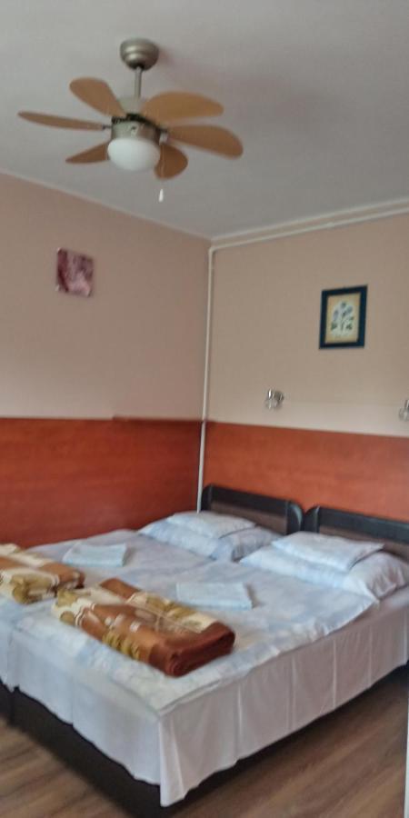 Liza Apartman Gyula Exterior foto